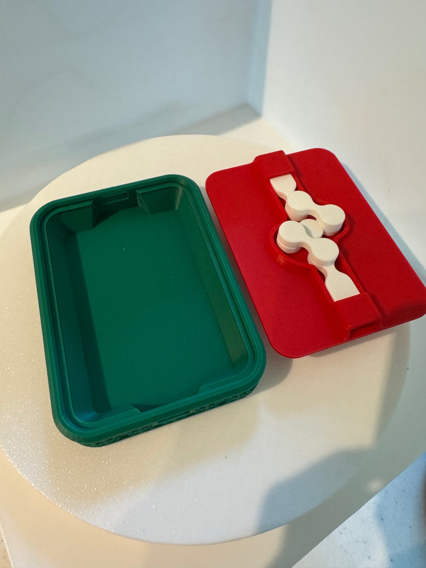 Mechanically Locking Christmas Gift Card Box