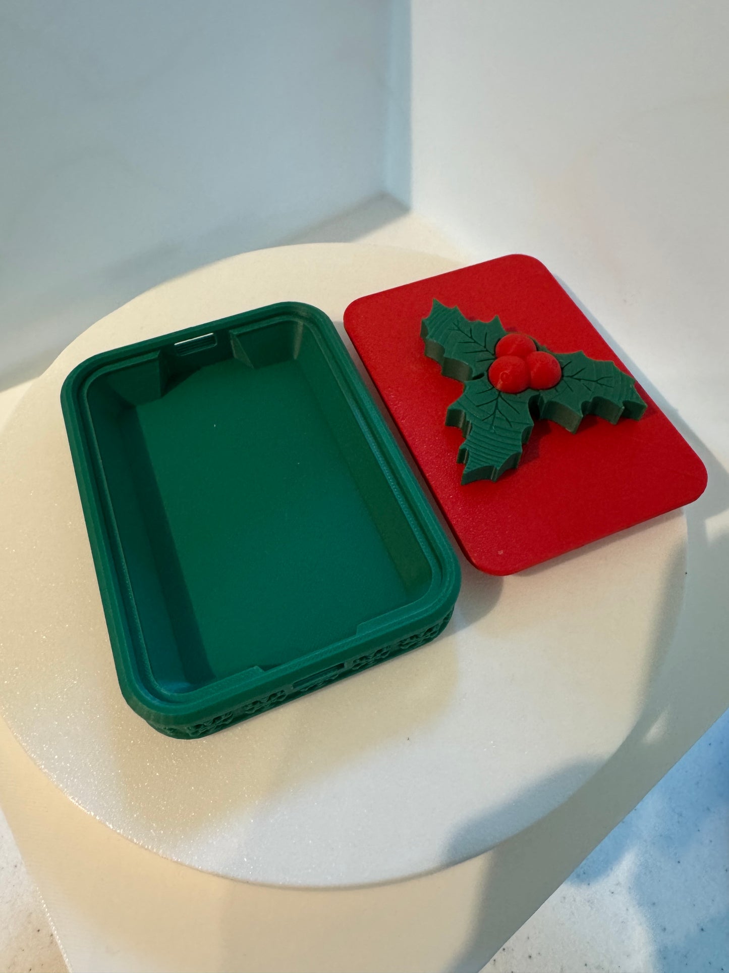 Mechanically Locking Christmas Gift Card Box